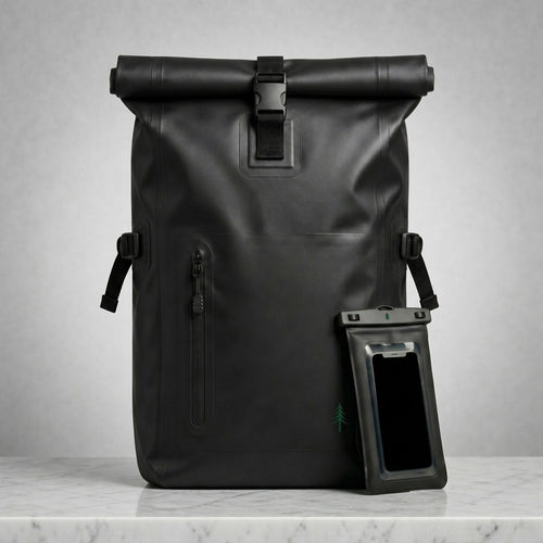 Robuster wasserfester Rucksack und Handytasche im komfortablen Set – Firona Dry Bundle für technische Exzellenz und höchste Funktionalität am Meer, auf Städtereise und immer dann im Alltag wenn es regnet. 